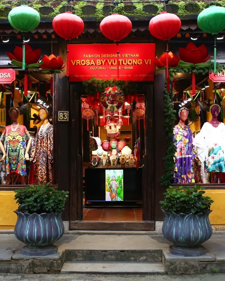 Nhân viên tại shop